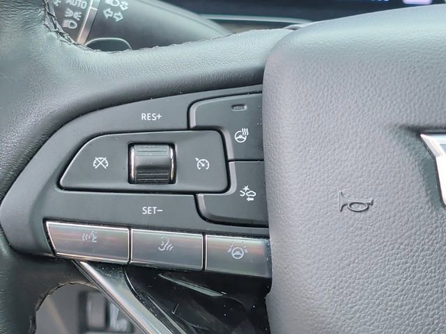 Used 2024 Cadillac Escalade Premium Luxury image 10