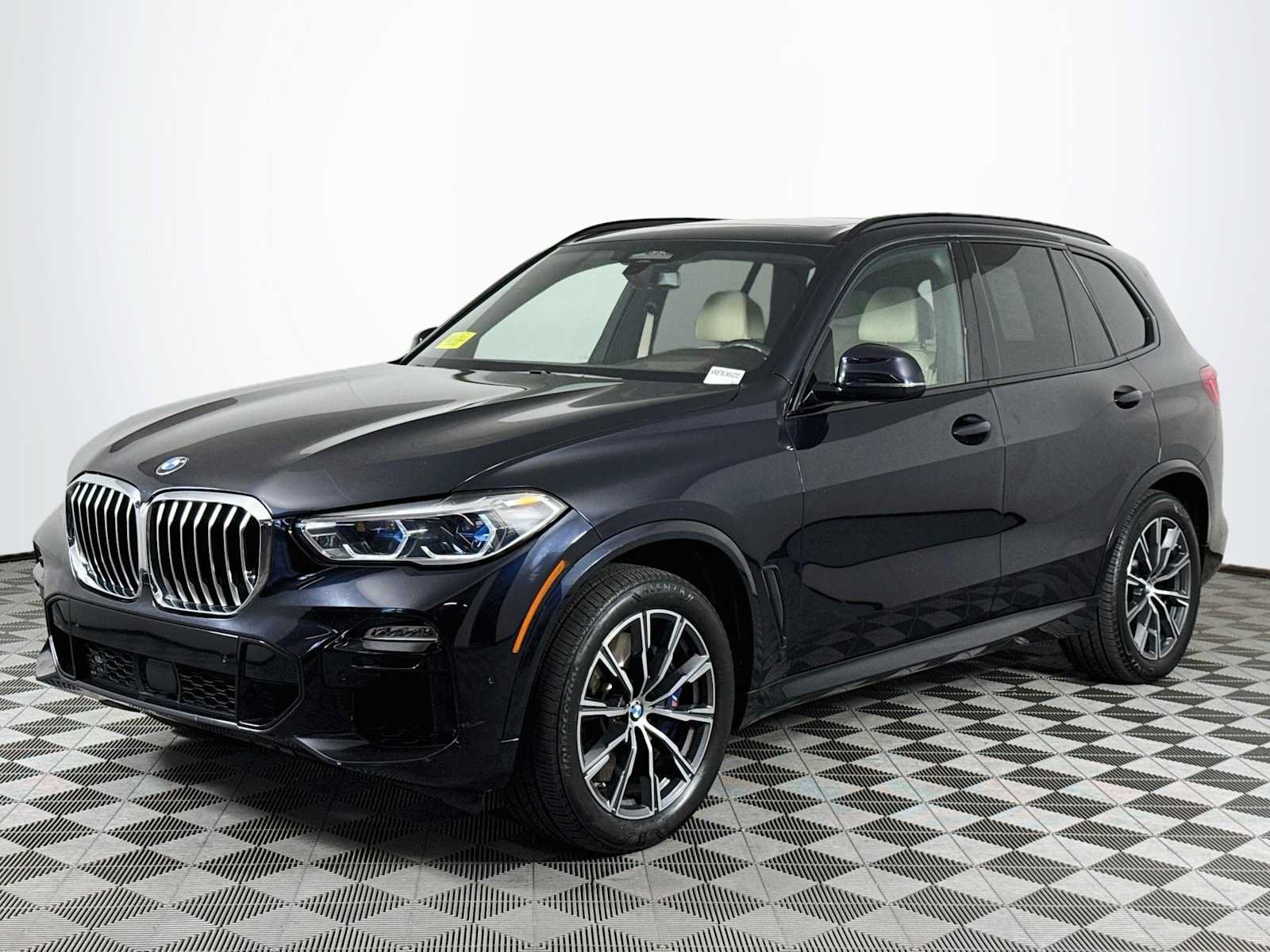 Used 2019 BMW X5 xDrive50i w/ M Sport Package AWD/4WD image 1