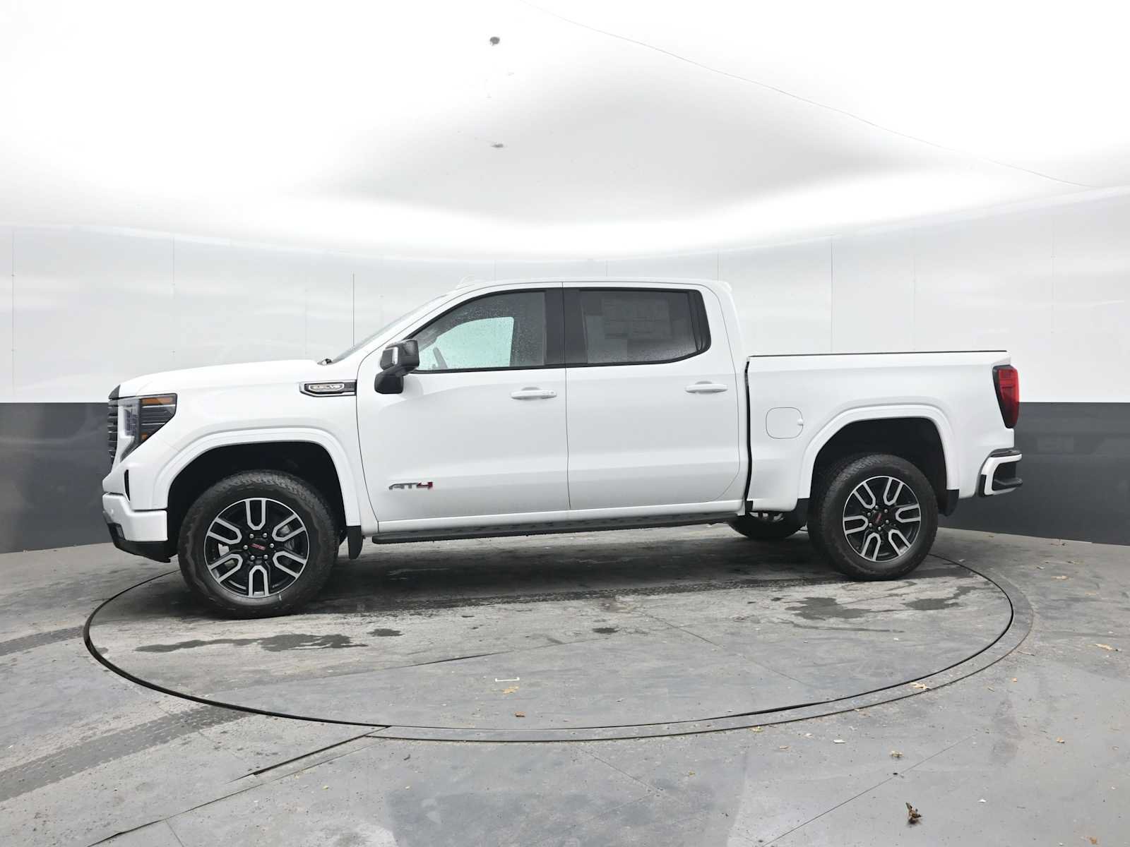 New 2026 GMC Sierra 1500 AT4 w/ AT4 Premium Package AWD/4WD image 4