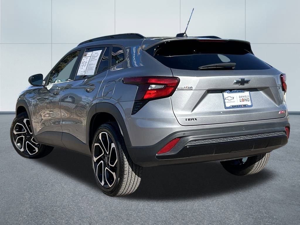 Used 2024 Chevrolet Trax RS w/ Driver Confidence Package image 34