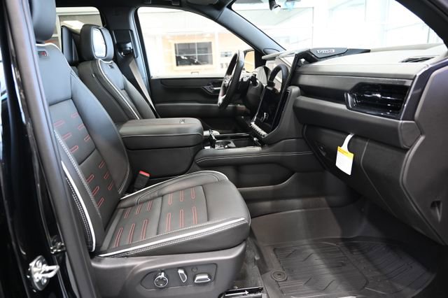 New 2026 GMC Yukon AT4 Ultimate w/ LPO, Floor Liner Package image 13