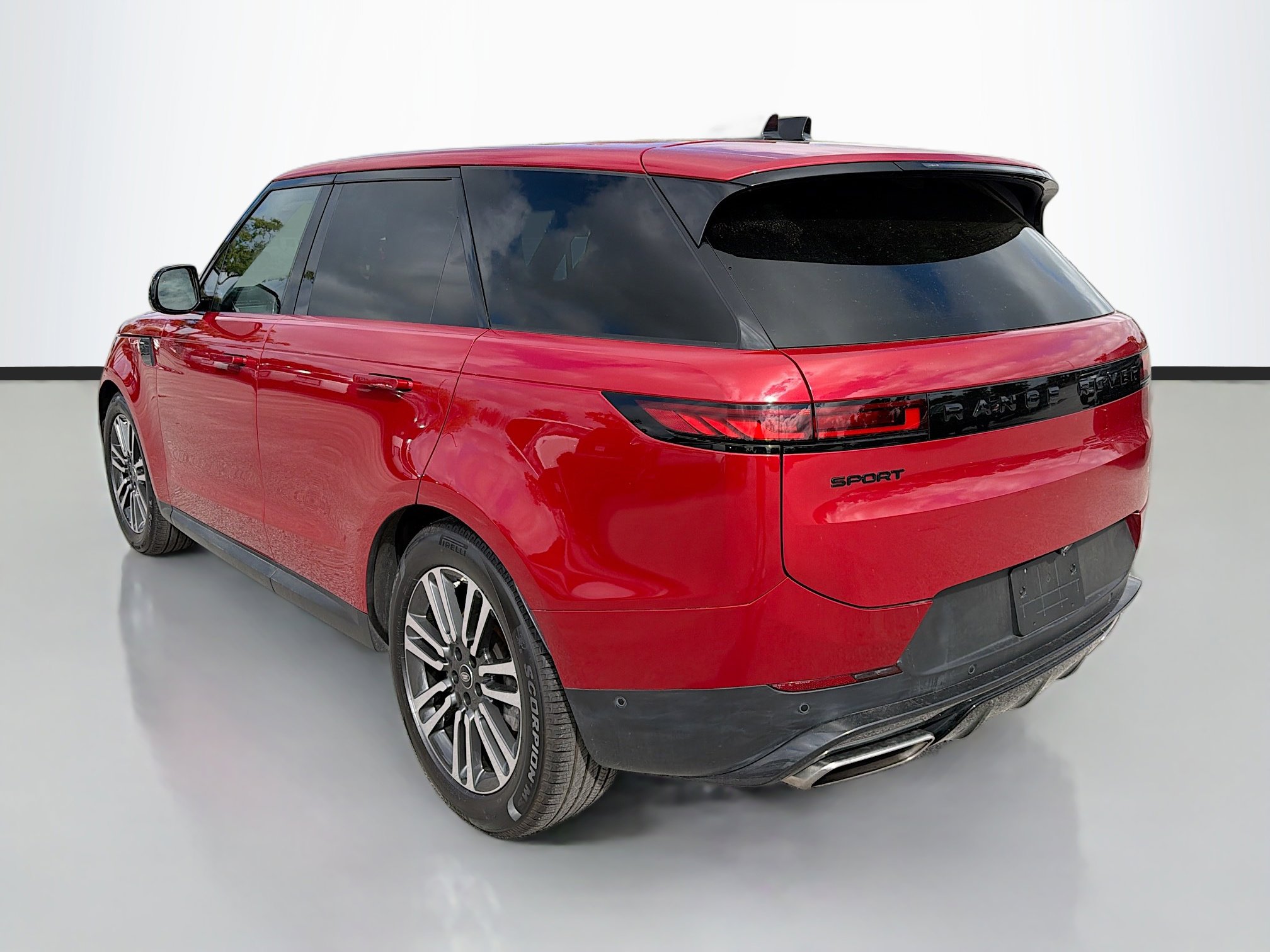 Used 2024 Land Rover Range Rover Sport SE image 3