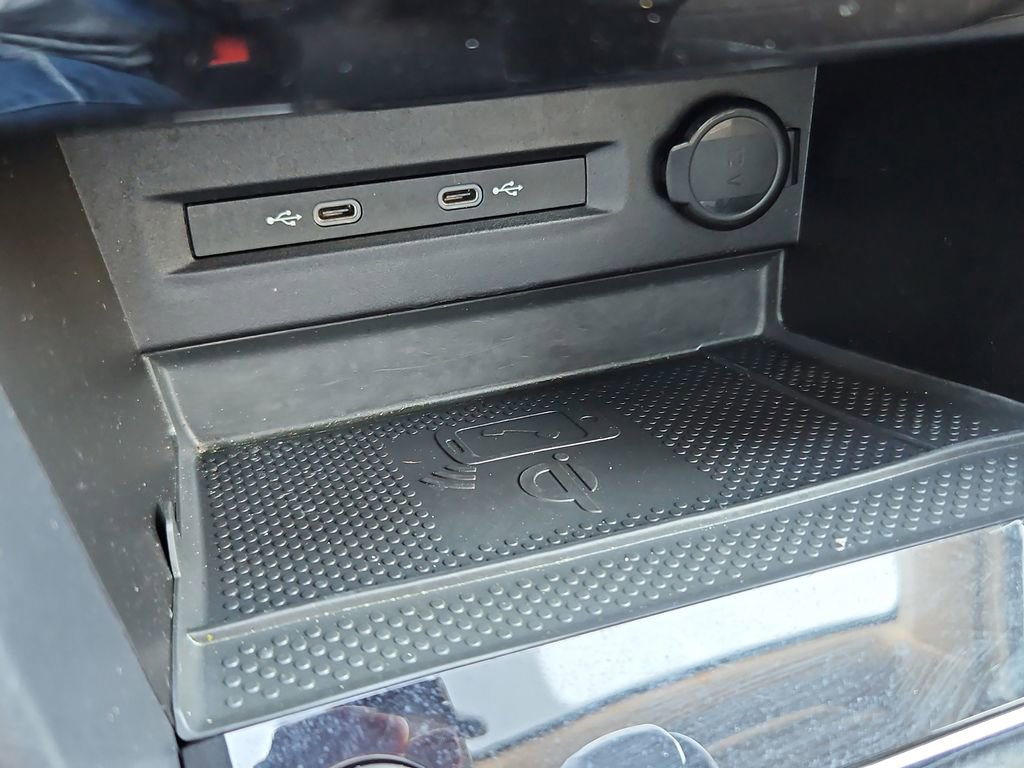 Used 2024 Volkswagen Taos SE image 21