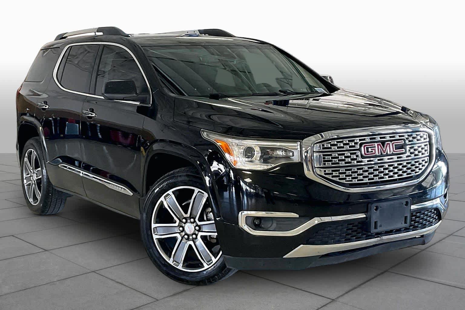 Used 2019 GMC Acadia Denali FWD image 2