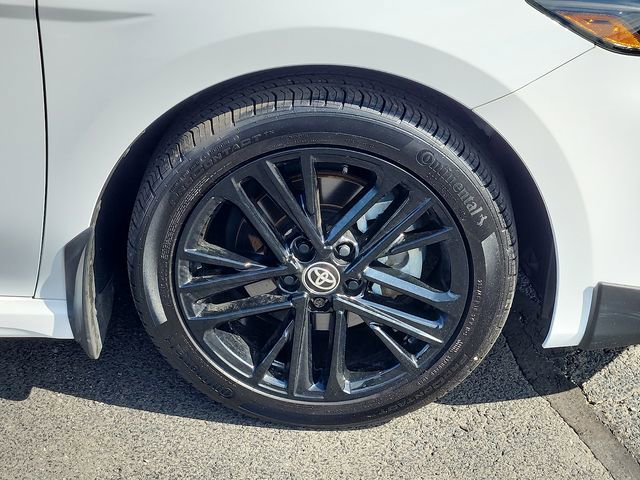 Used 2025 Toyota Camry SE w/ Convenience Package image 8