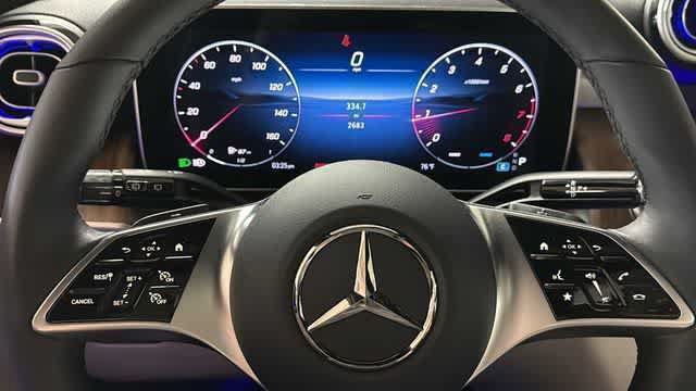 Used 2025 Mercedes-Benz GLC 300 4MATIC image 17