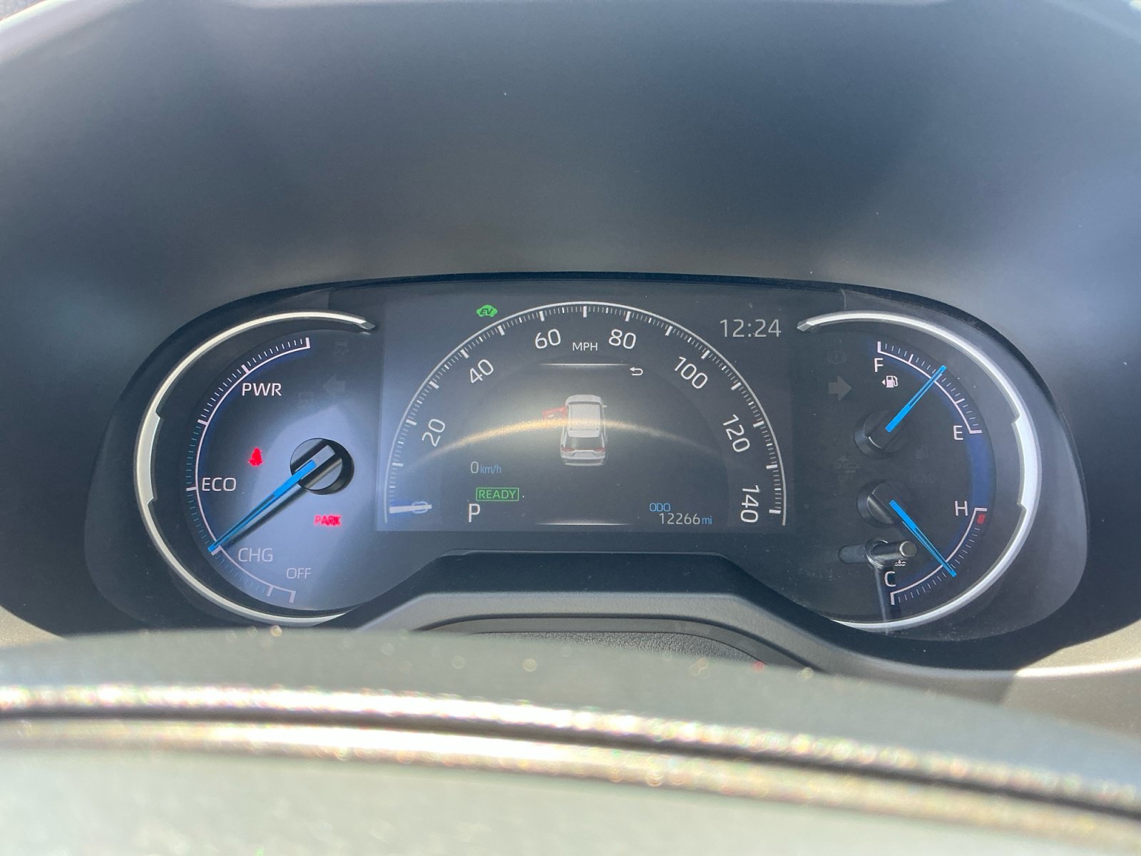 Used 2024 Toyota RAV4 LE AWD/4WD image 10