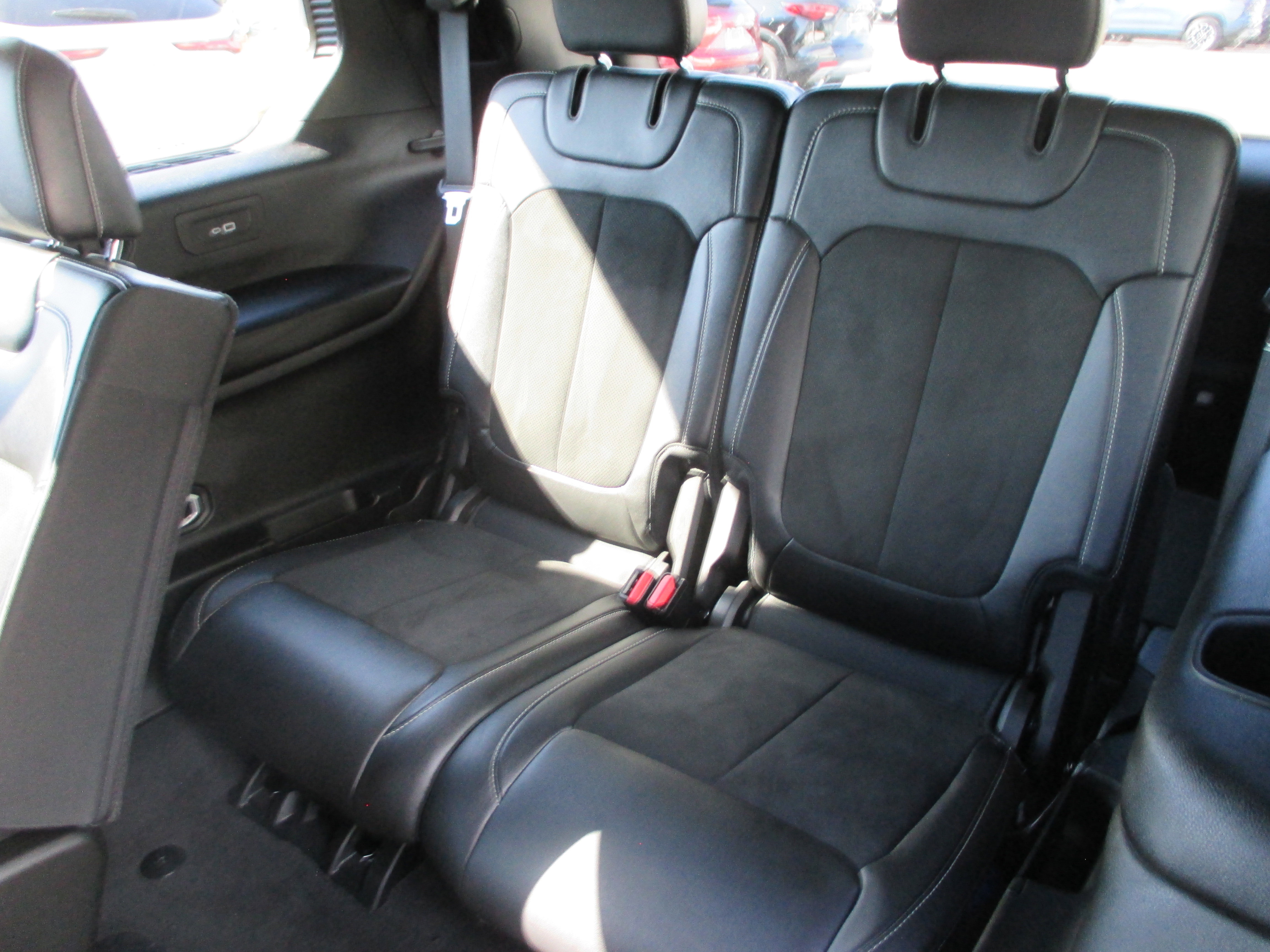 Used 2024 Jeep Grand Cherokee L Laredo image 11