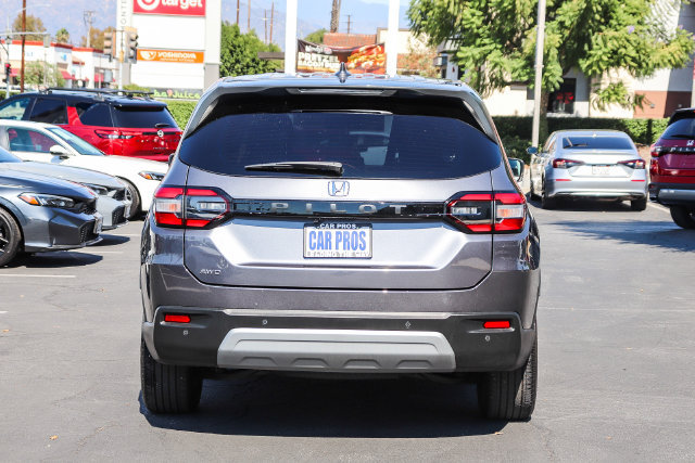 Used 2025 Honda Pilot EX-L image 11