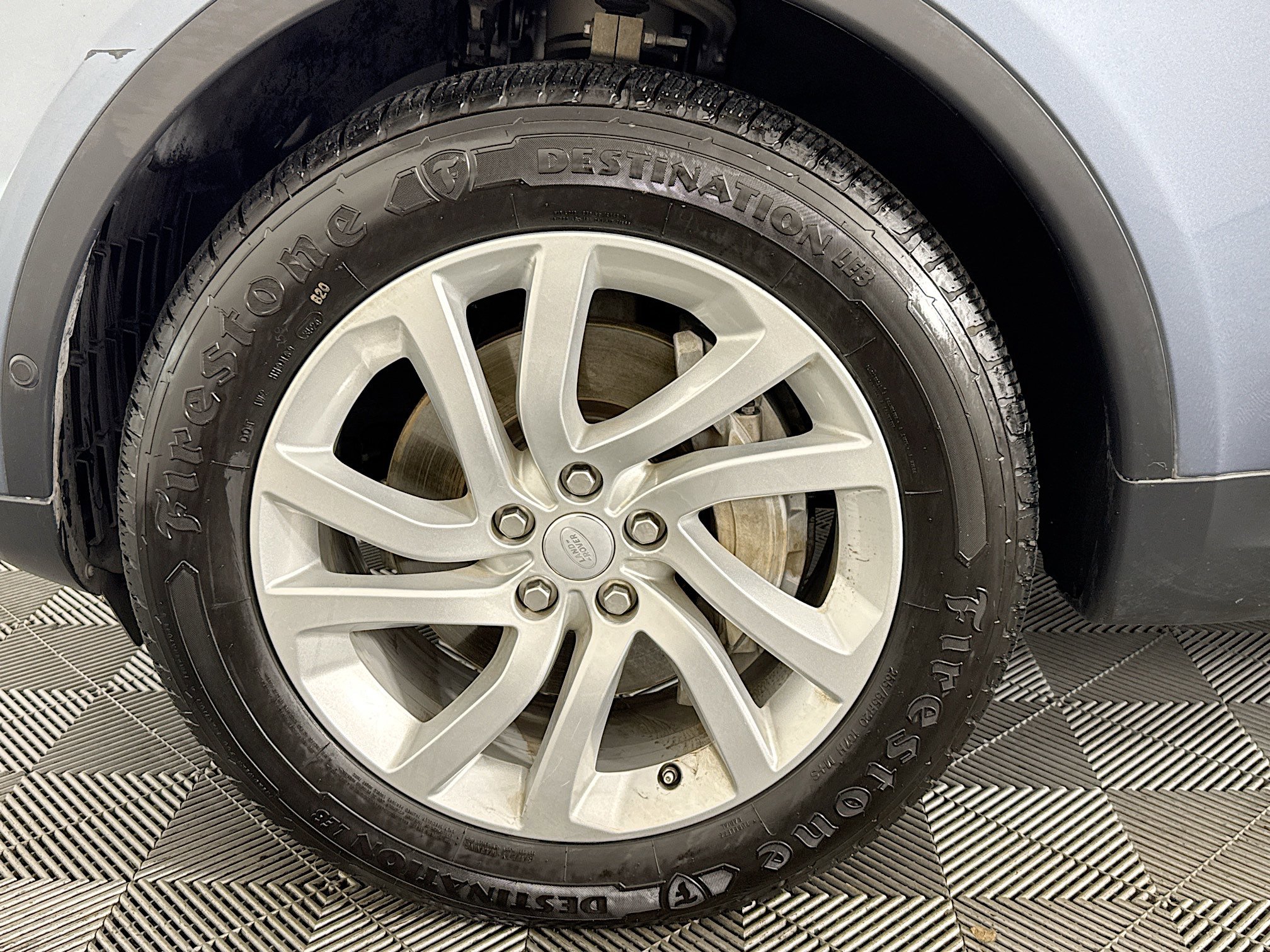 Used 2018 Land Rover Discovery HSE image 37