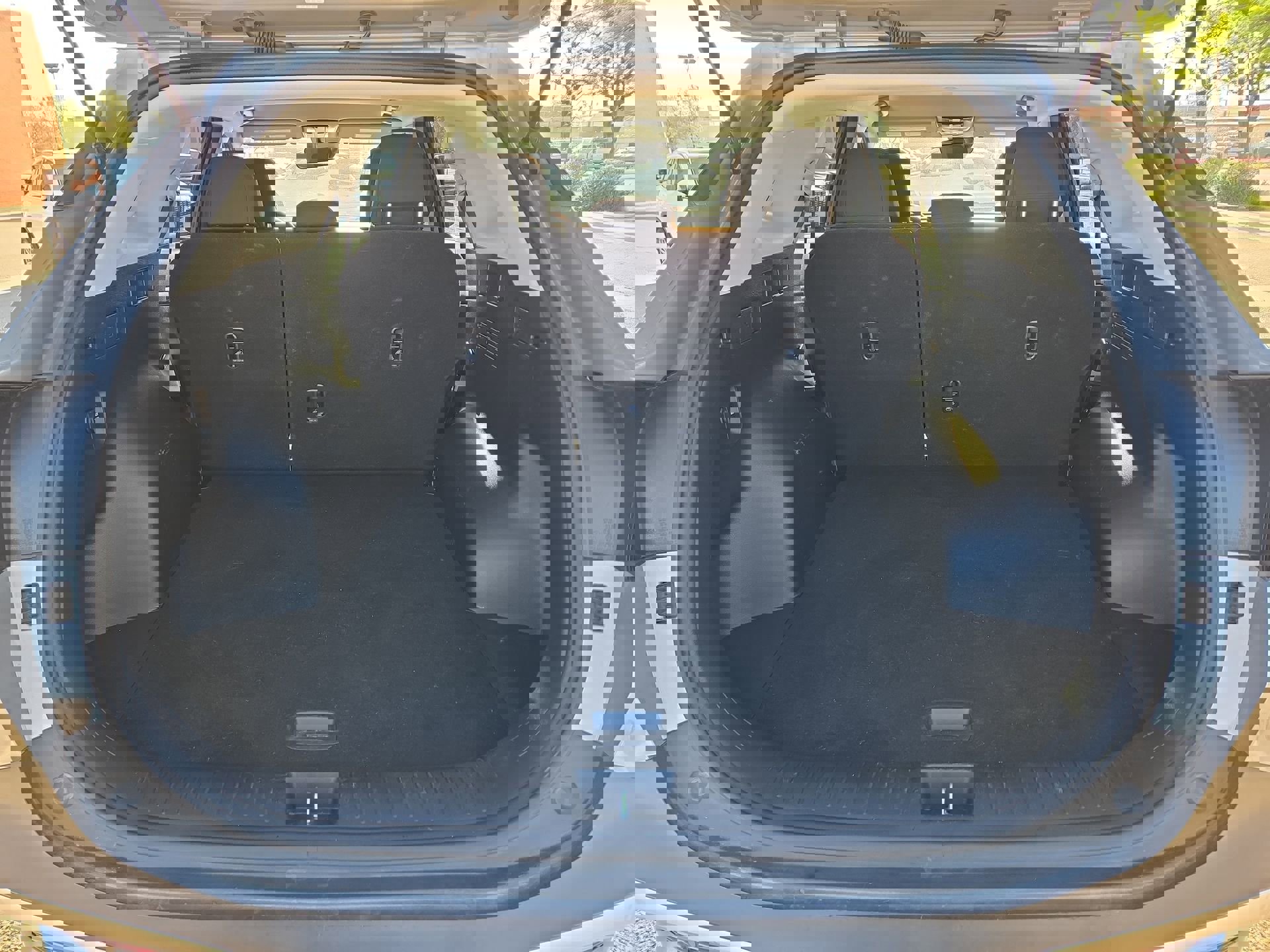 Used 2023 Kia Sportage LX image 12