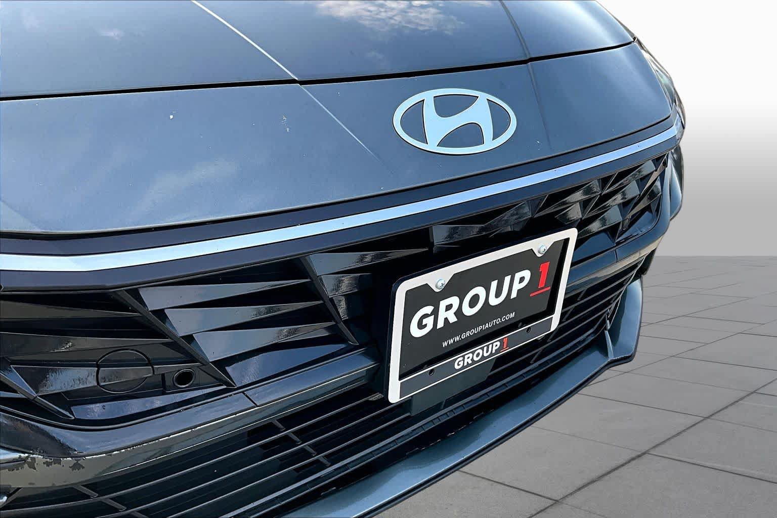 Used 2024 Hyundai Elantra SEL FWD image 30