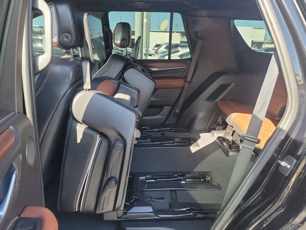 Used 2023 GMC Yukon Denali Ultimate image 16