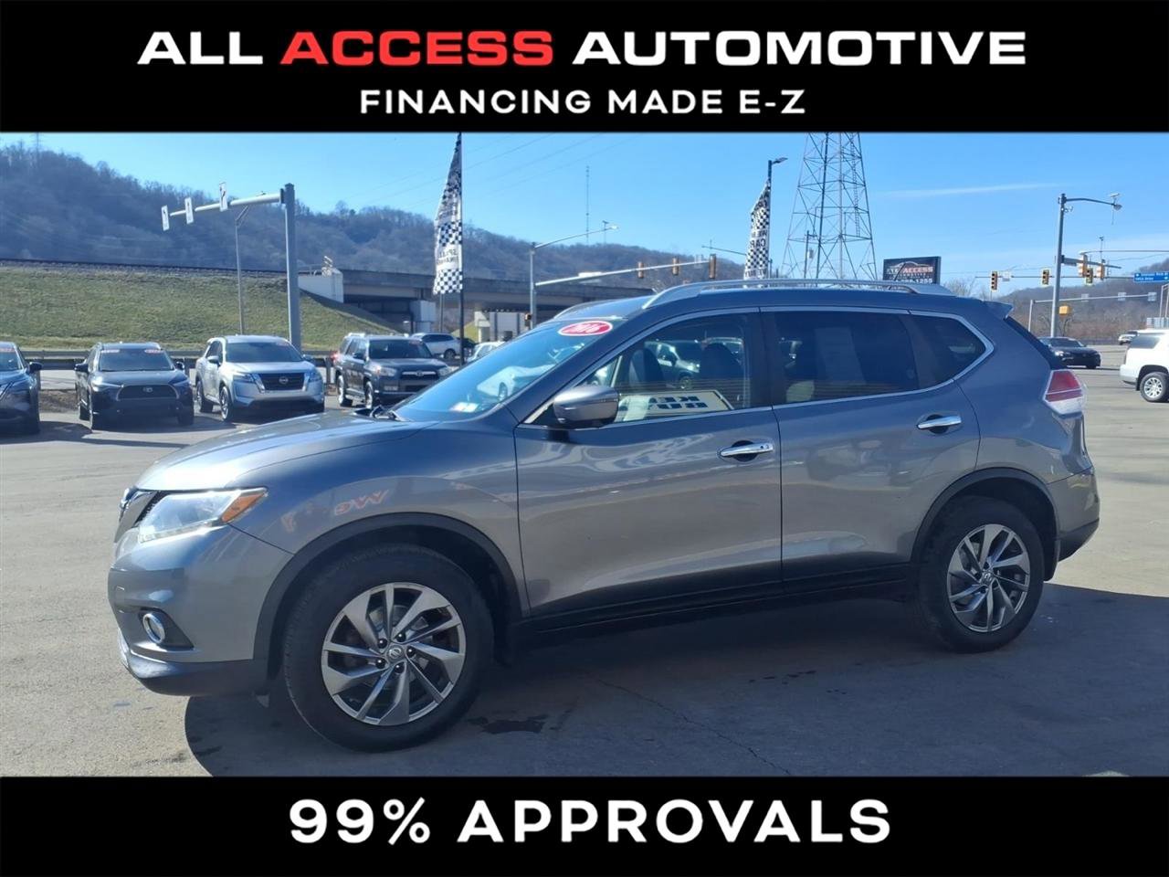 Used 2016 Nissan Rogue SL image 3
