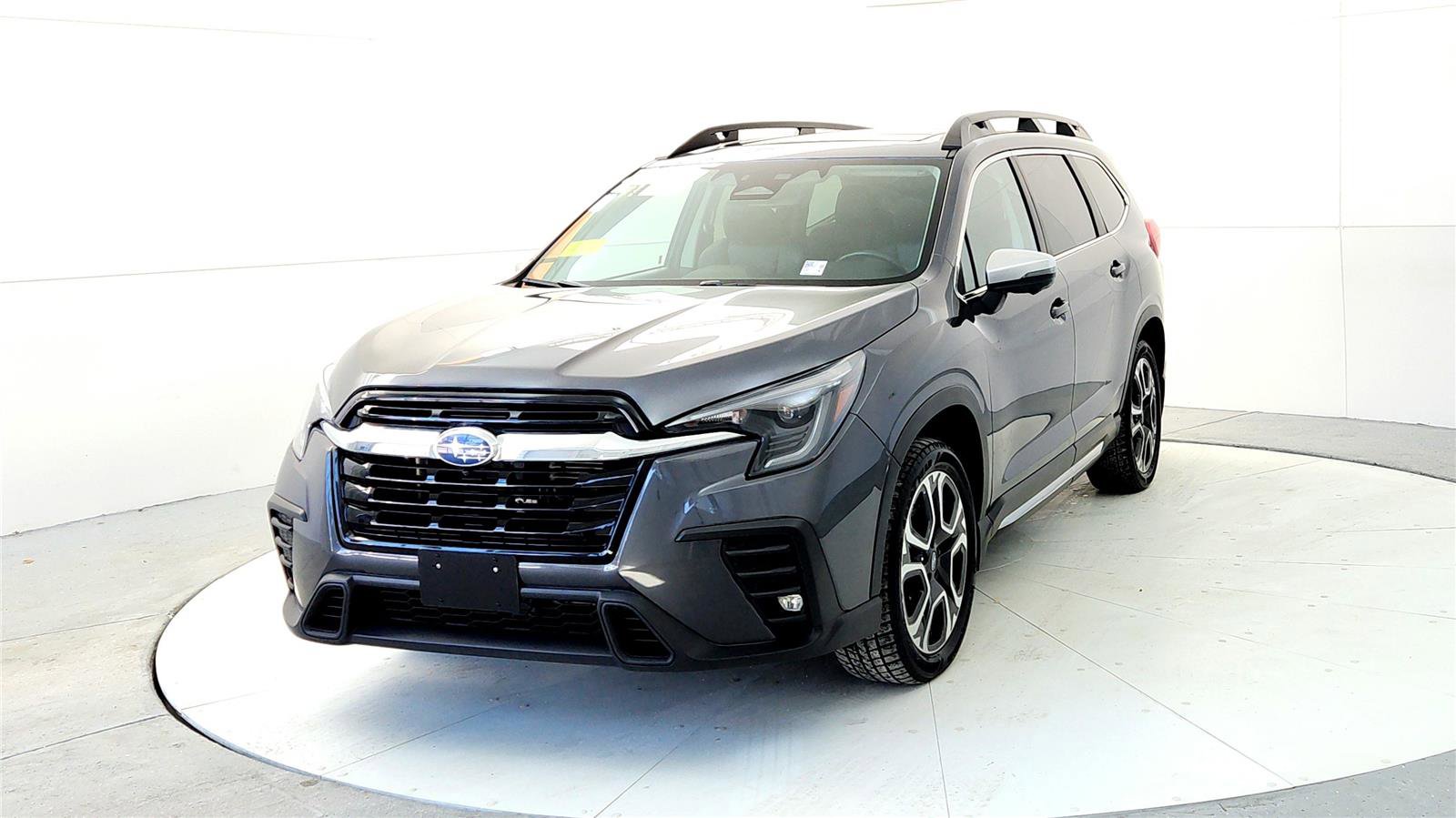 Used 2023 Subaru Ascent Limited w/ Technology Package image 2