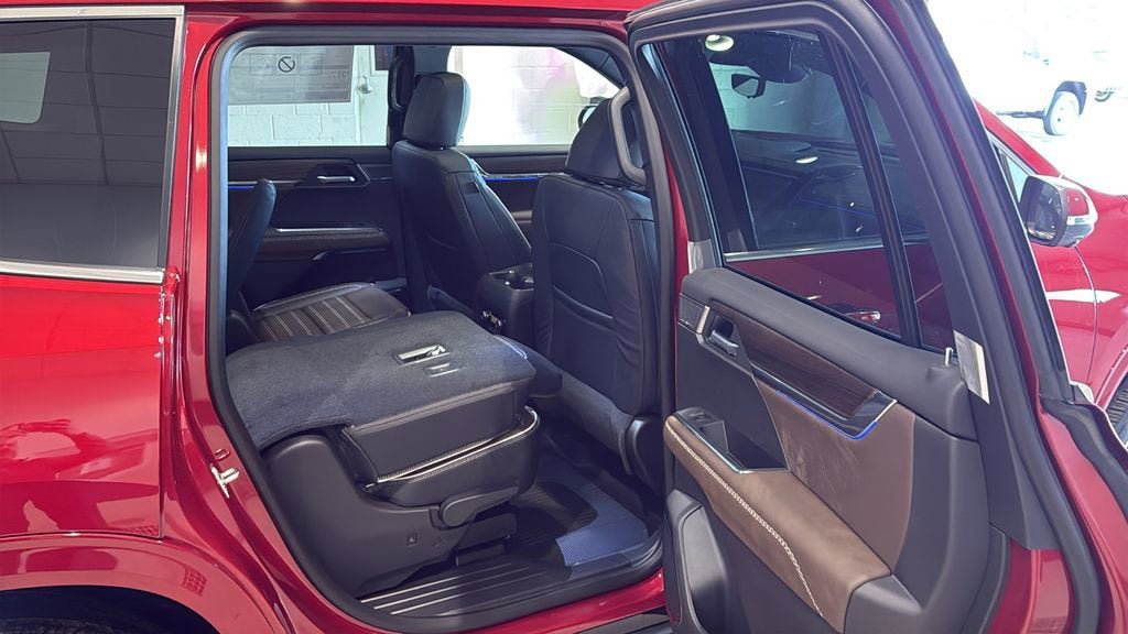 New 2026 GMC Acadia Denali Ultimate w/ LPO, Floor Liner Package AWD/4WD image 14