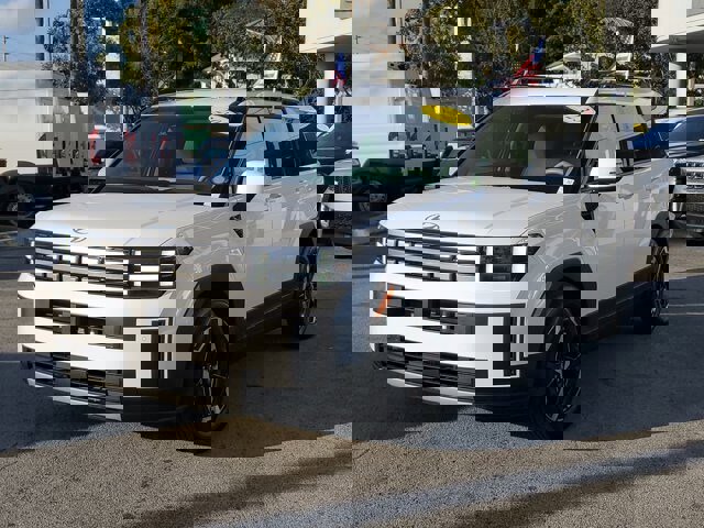 Used 2025 Hyundai Santa Fe SEL image 3