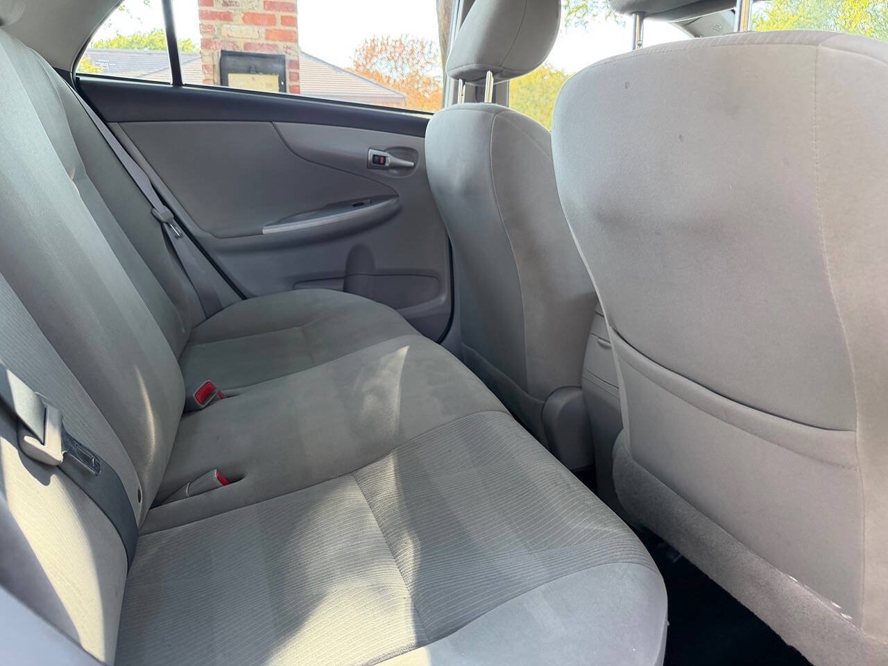 Used 2012 Toyota Corolla LE FWD image 14