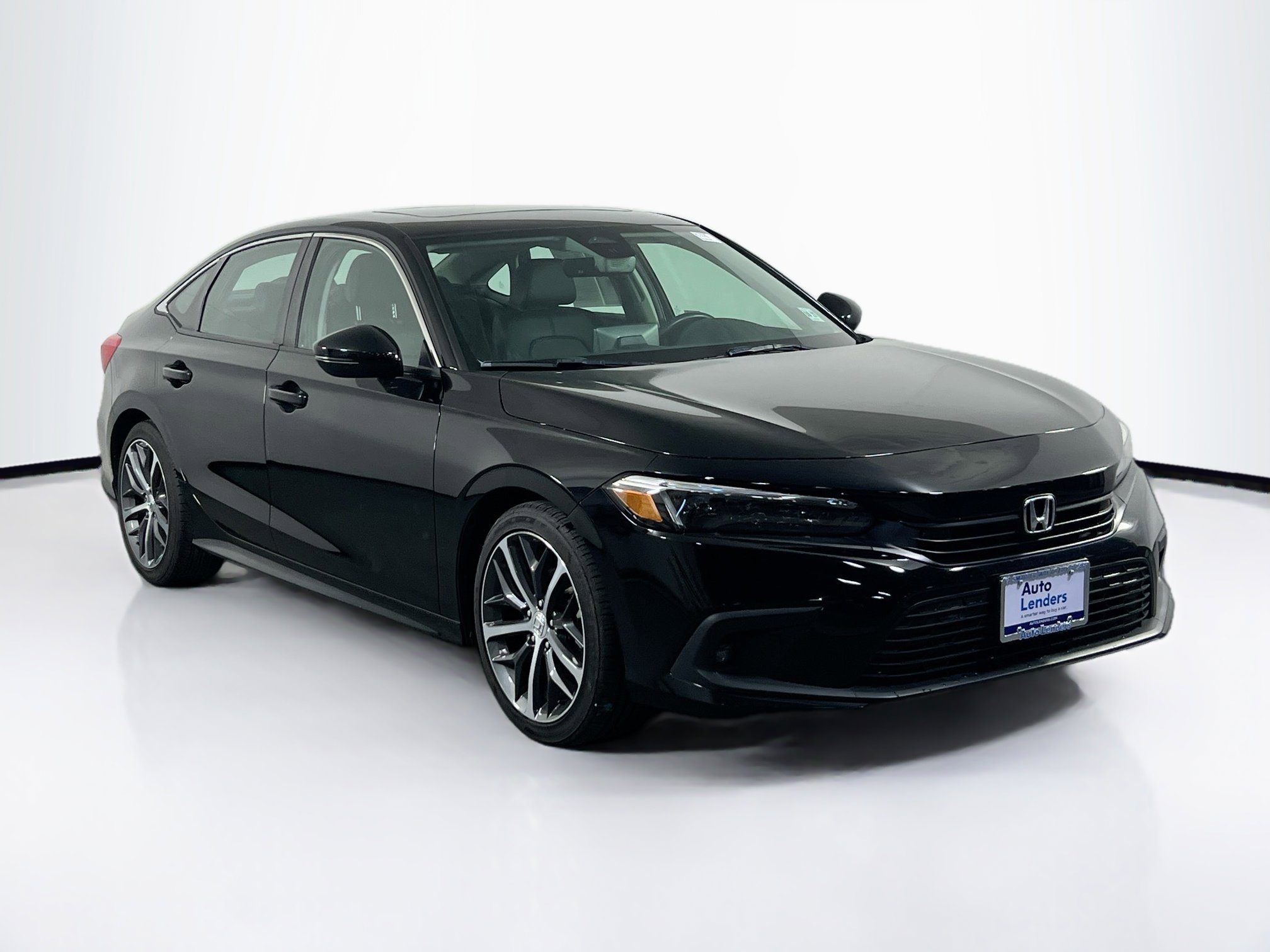 Used 2022 Honda Civic Touring image 3
