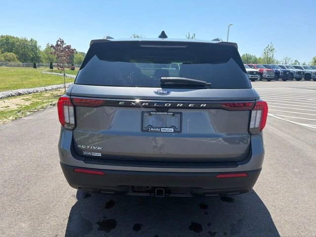 Used 2025 Ford Explorer Active RWD image 8