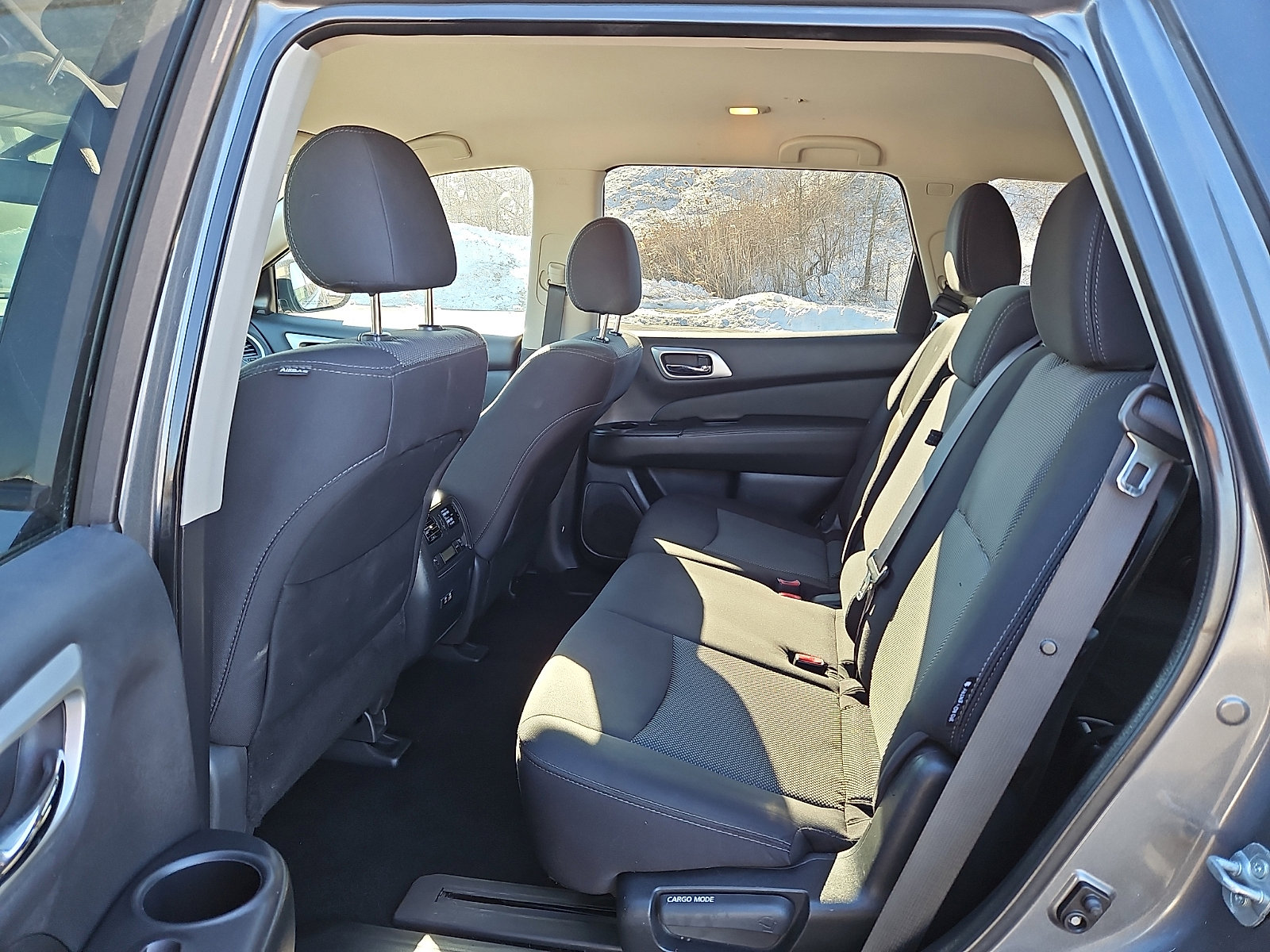 Used 2019 Nissan Pathfinder SV image 10