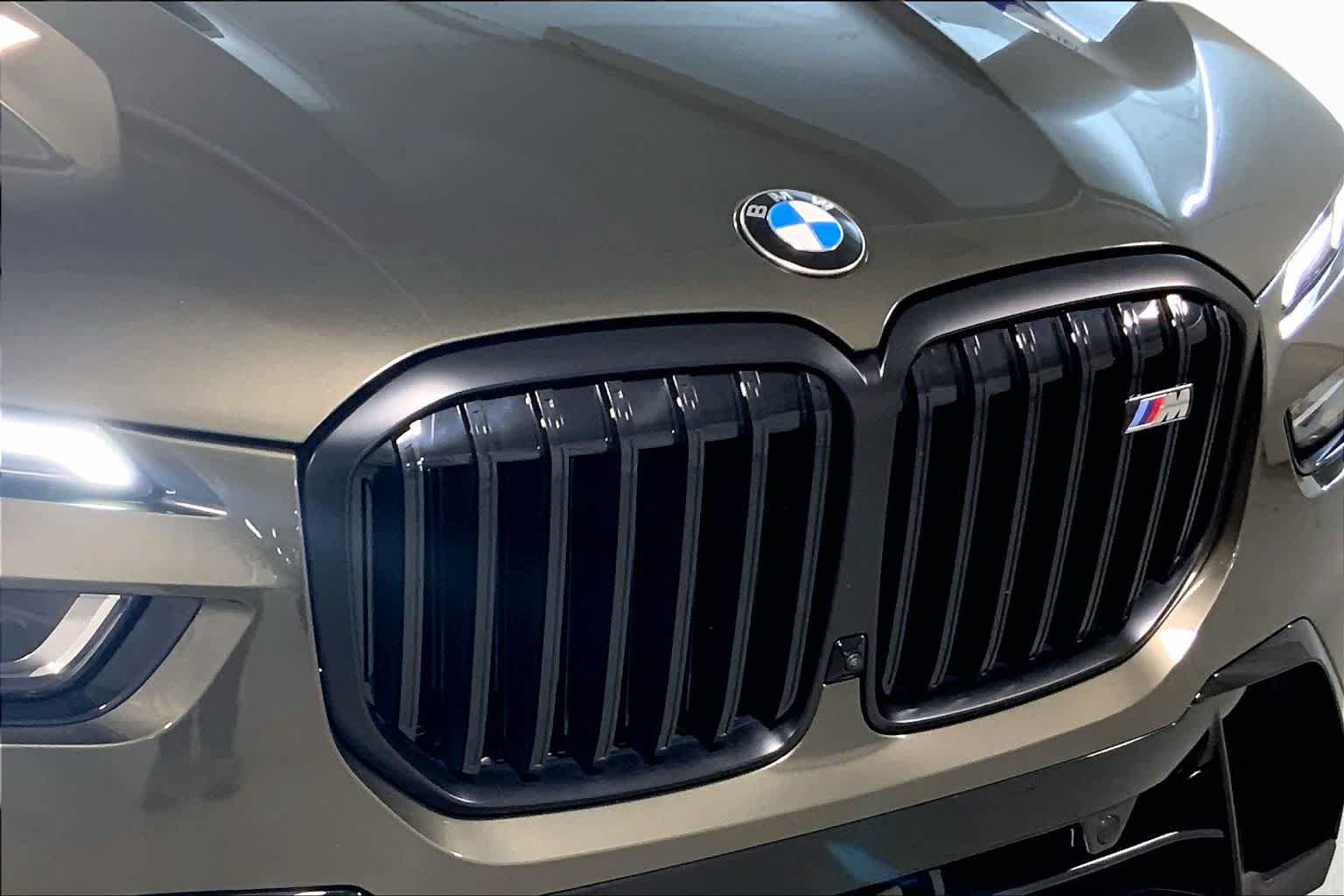 Used 2025 BMW X7 M60i AWD/4WD image 32