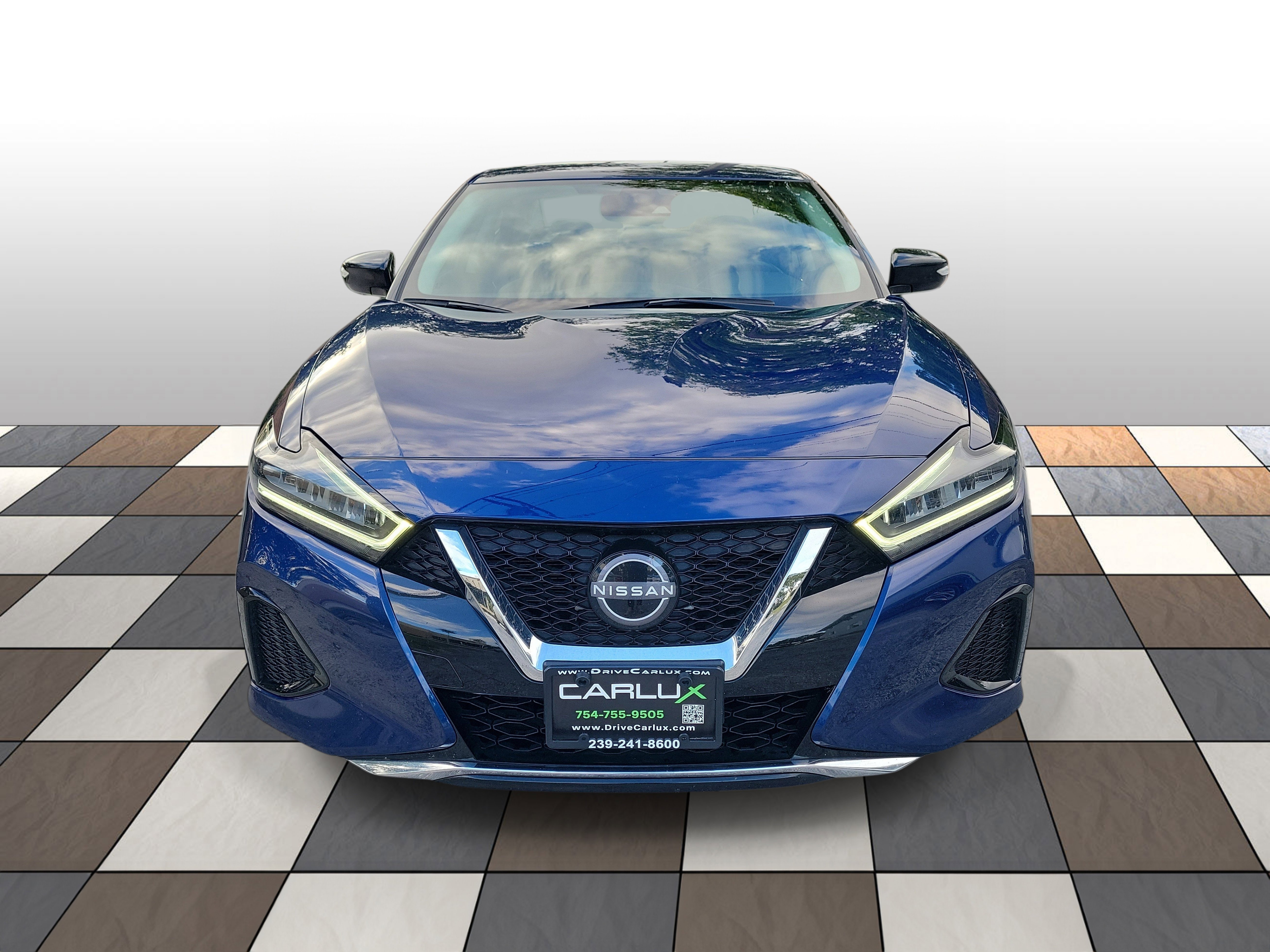 Used 2023 Nissan Maxima SV w/ Floor Mat Group FWD image 2