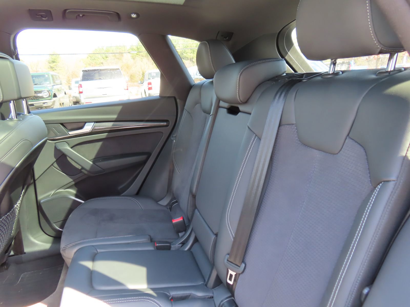 Used 2023 Audi SQ5 Premium w/ Convenience Package image 34