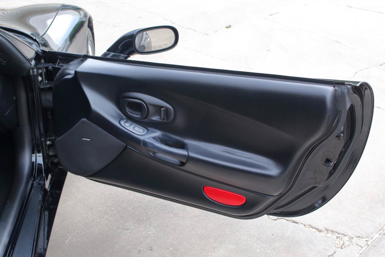 Used 2002 Chevrolet Corvette Convertible w/ Preferred Equipment Group2 RWD image 43