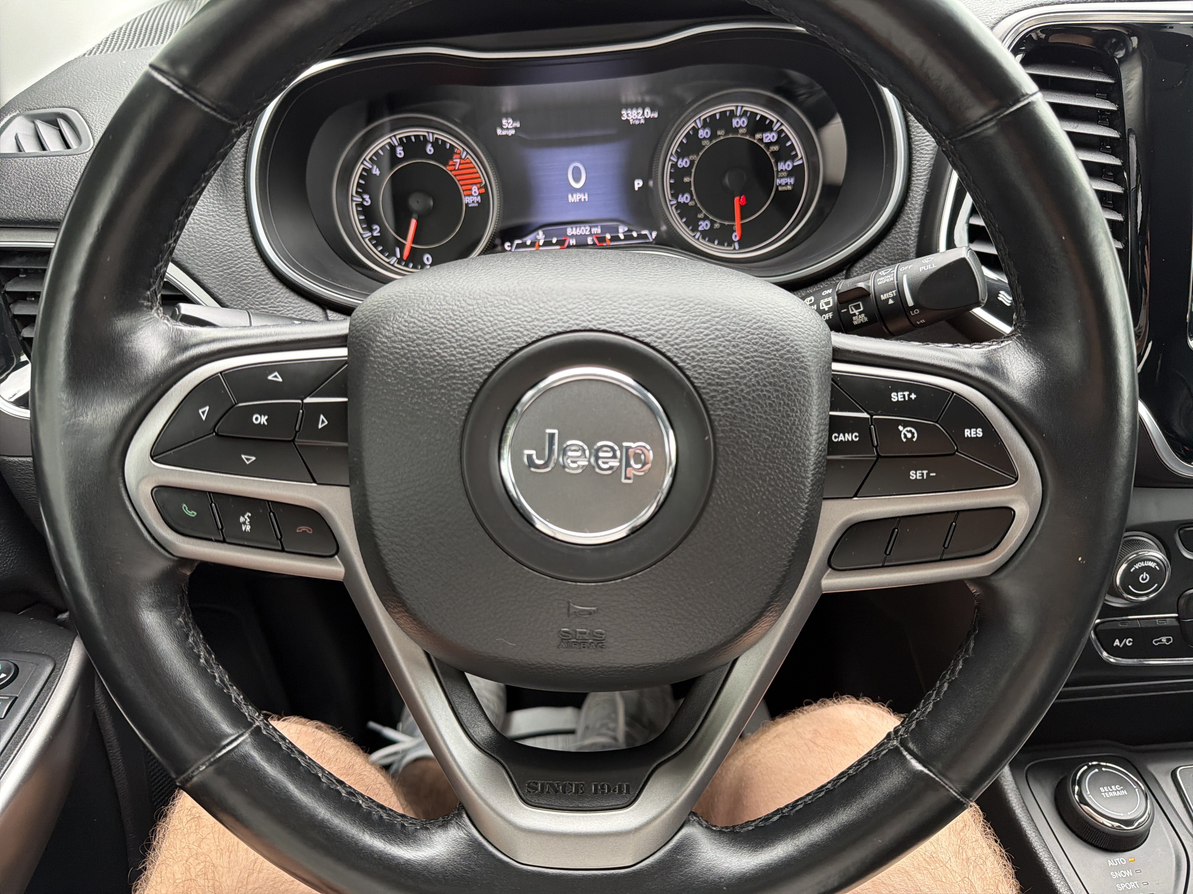 Used 2019 Jeep Cherokee Limited AWD/4WD image 16