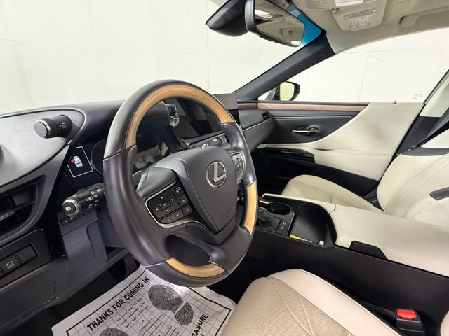 Certified 2025 Lexus ES 300h w/ Technology Package FWD image 19