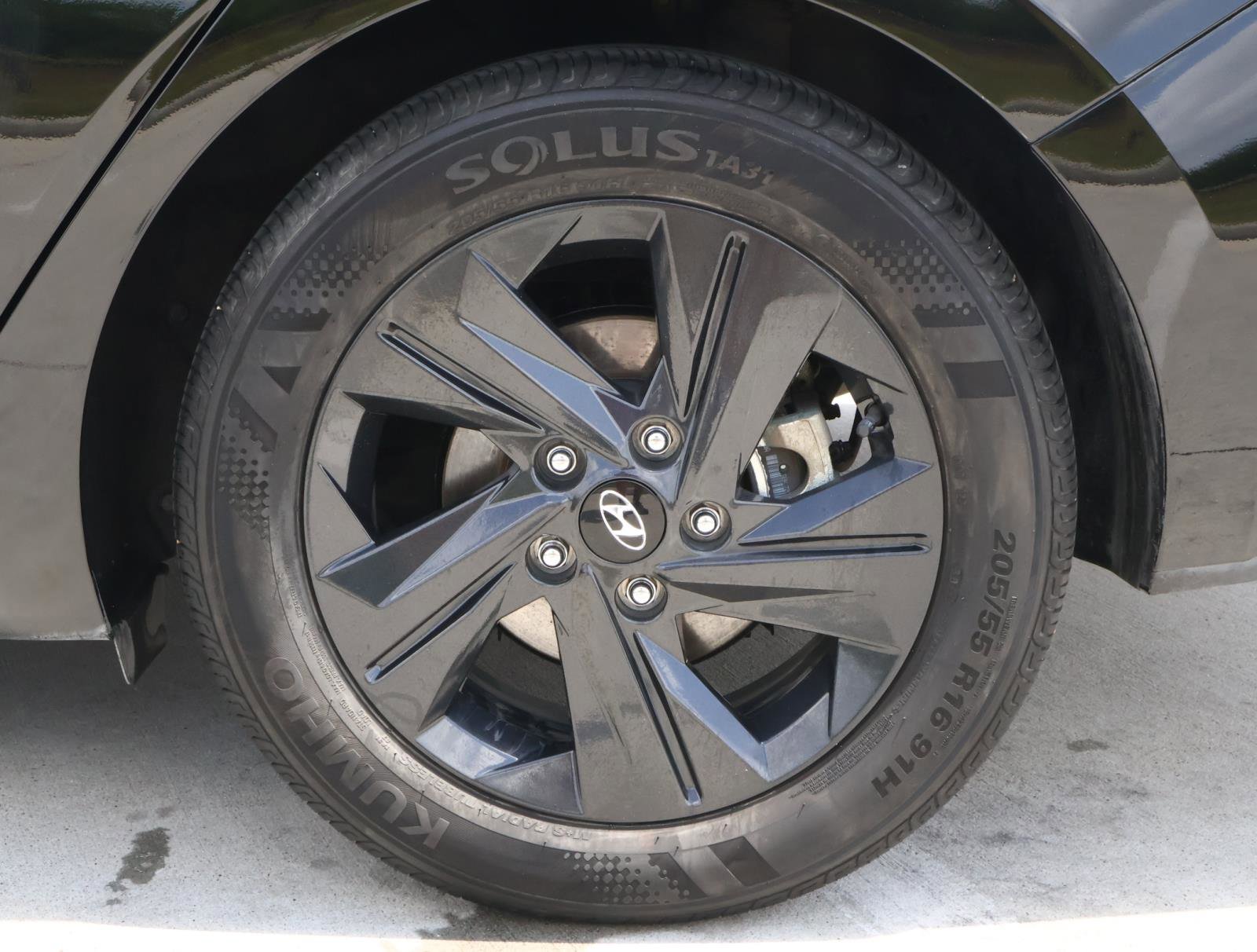 Used 2023 Hyundai Elantra Blue image 8