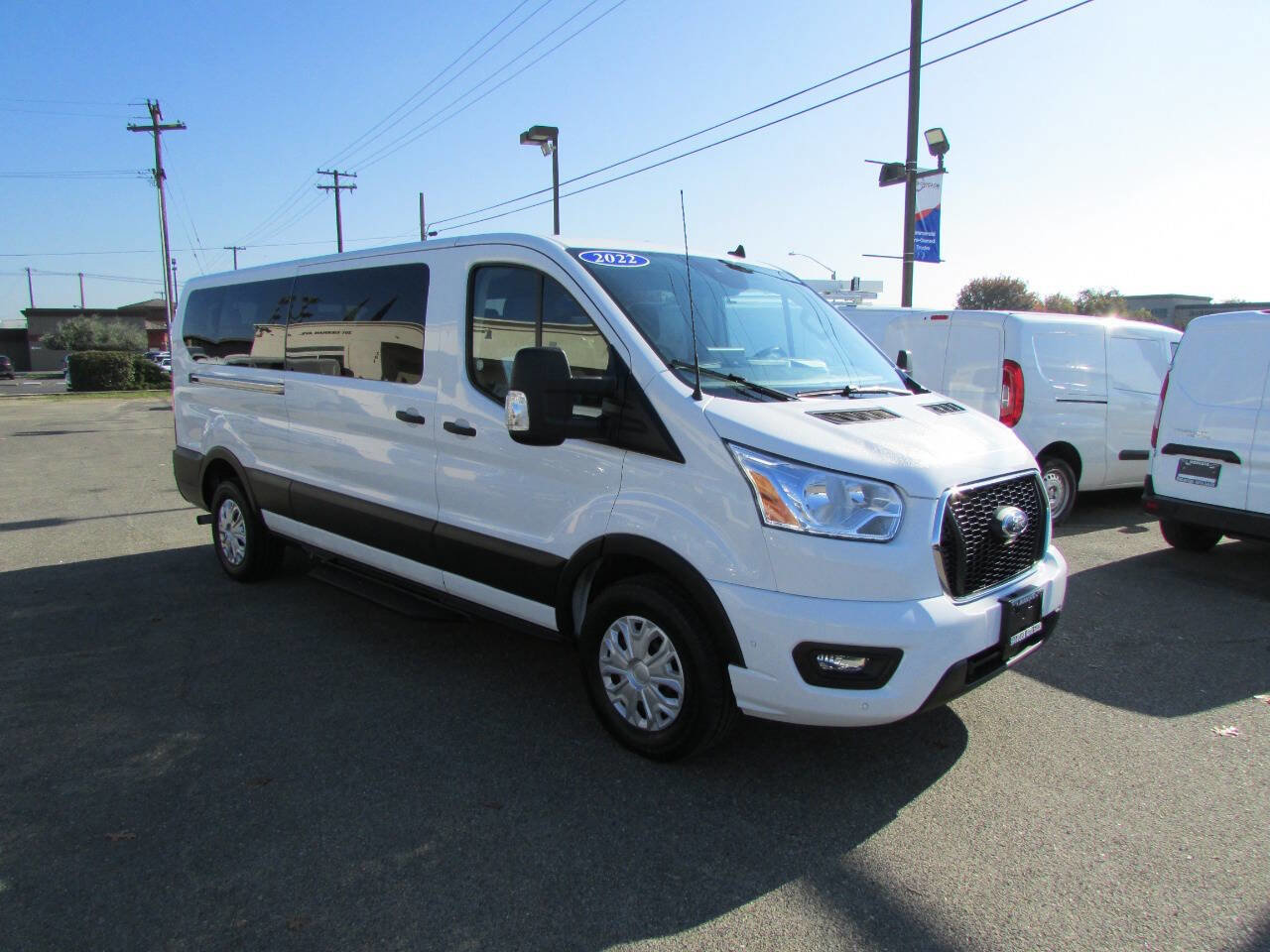 Used 2022 Ford Transit 350 XLT image 2