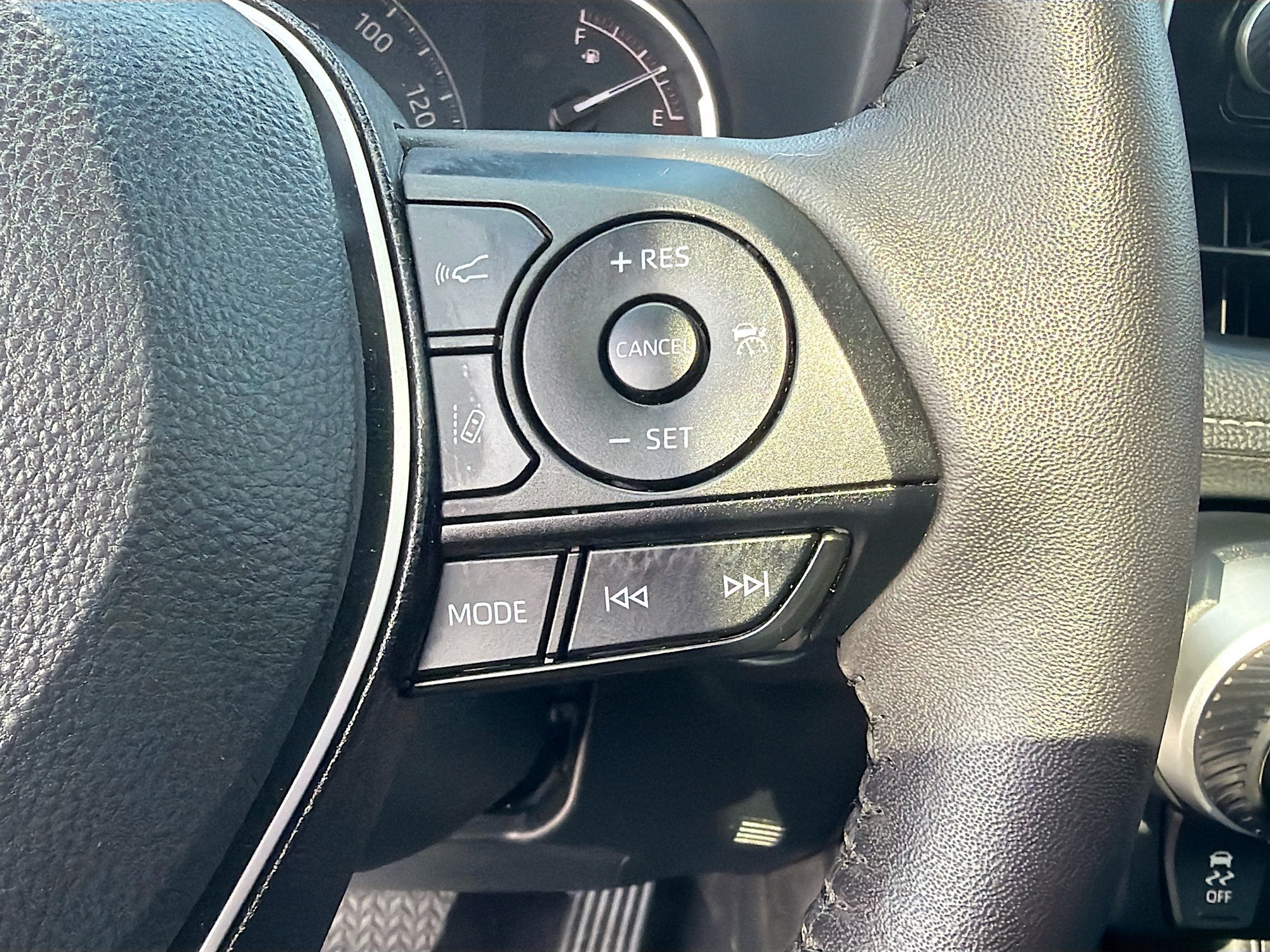 Used 2025 Toyota RAV4 XLE w/ Convenience Package AWD/4WD image 39