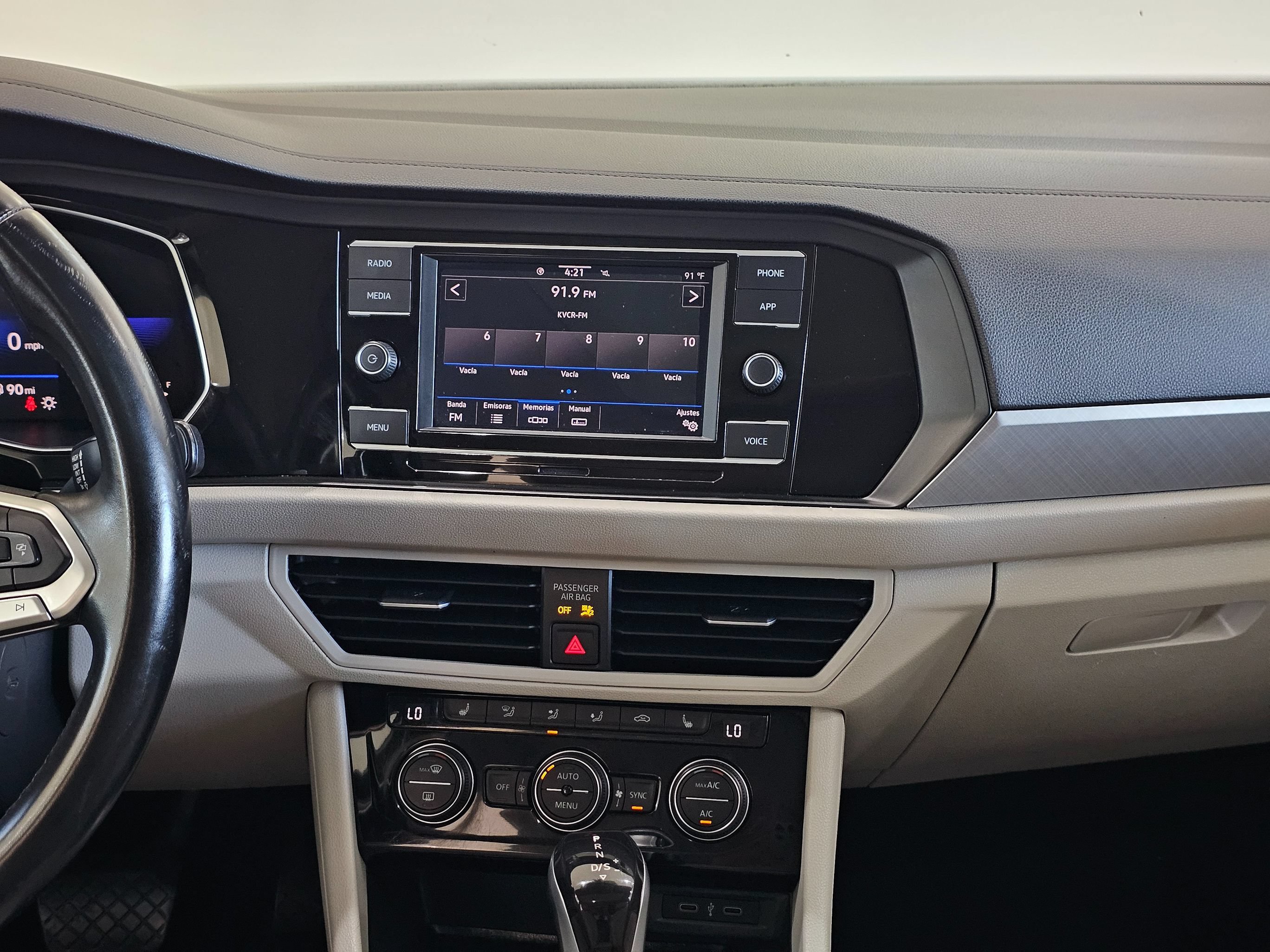 Used 2022 Volkswagen Jetta SE w/ Panoramic Sunroof Package FWD image 25