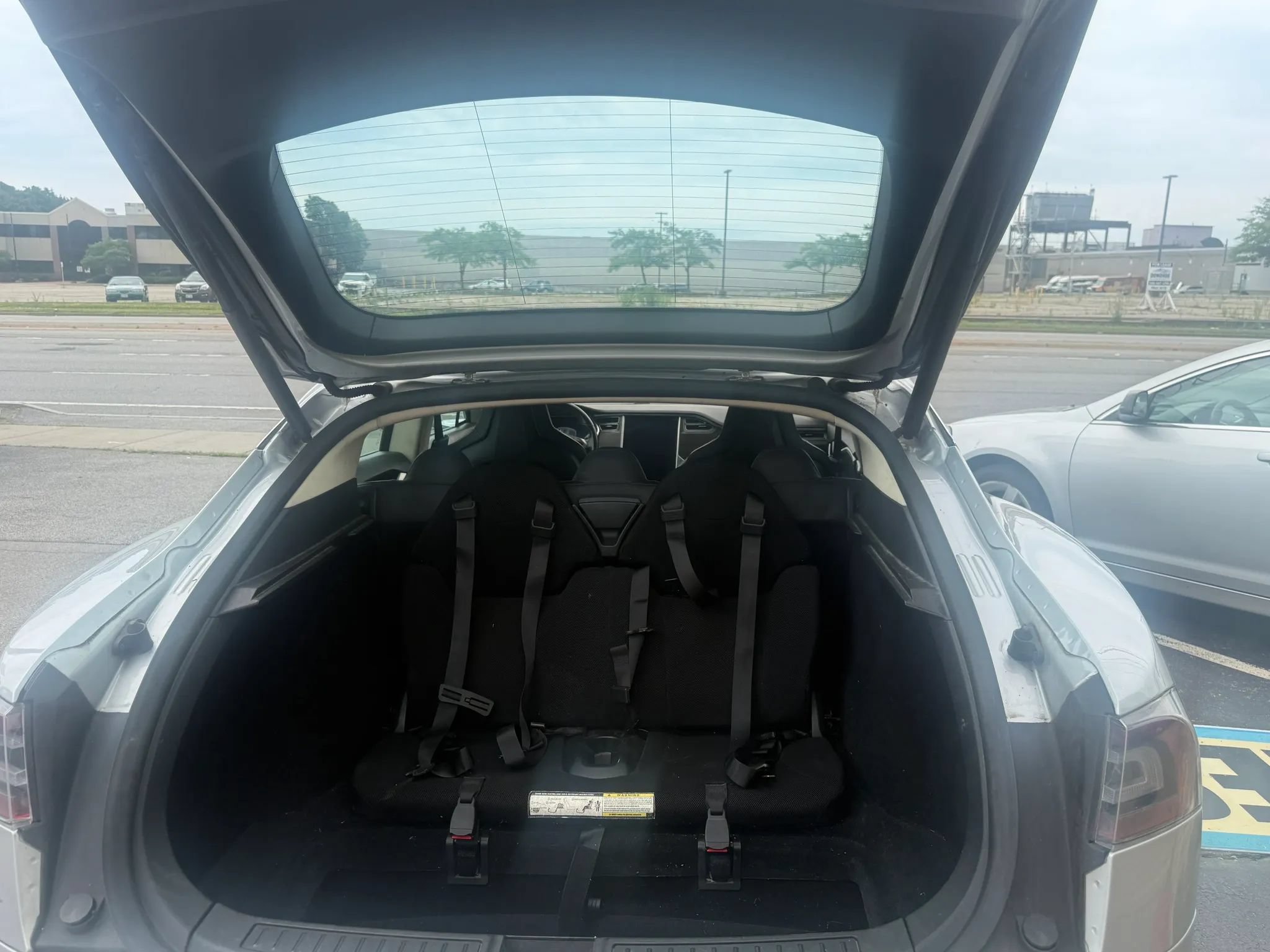 Used 2014 Tesla Model S 85 RWD image 14