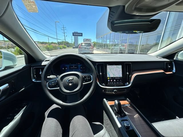 Certified 2025 Volvo V60 B5 Cross Country Plus AWD/4WD image 21