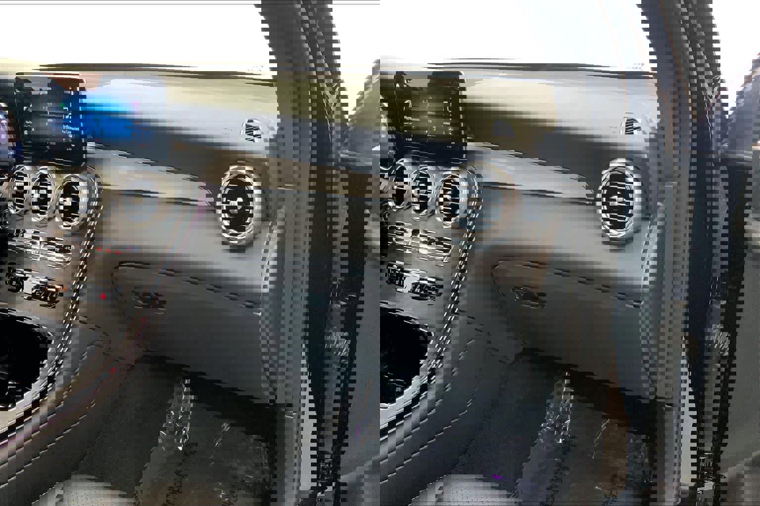 Used 2022 Mercedes-Benz GLC 300 image 27