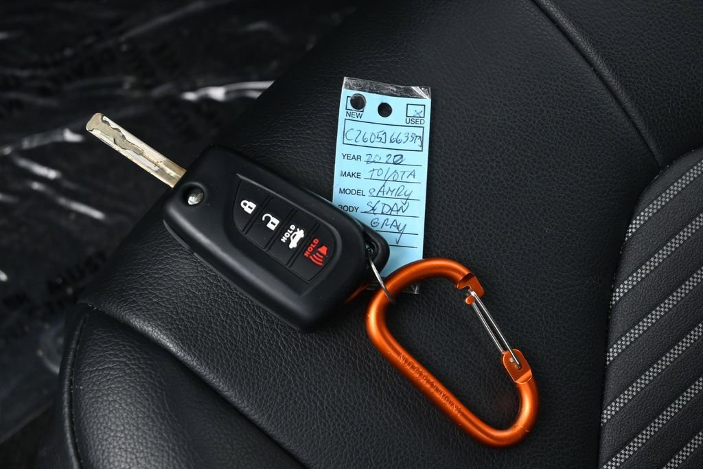 Used 2022 Toyota Camry SE FWD image 18