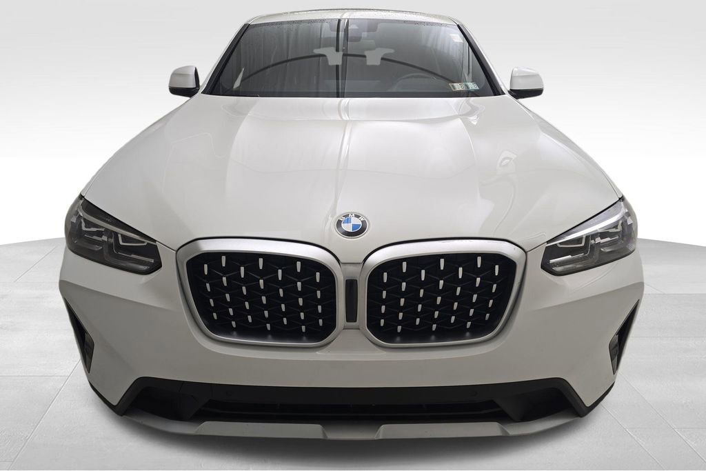 Certified 2025 BMW X4 xDrive30i w/ Premium Package image 4