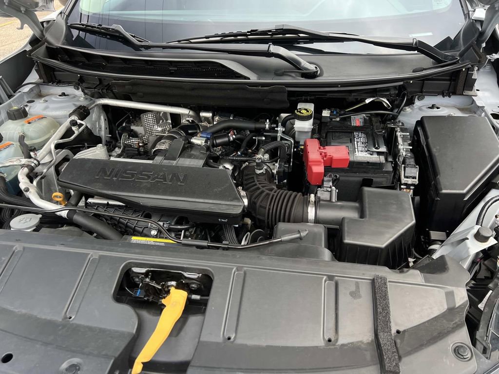 Used 2024 Nissan Rogue S image 8