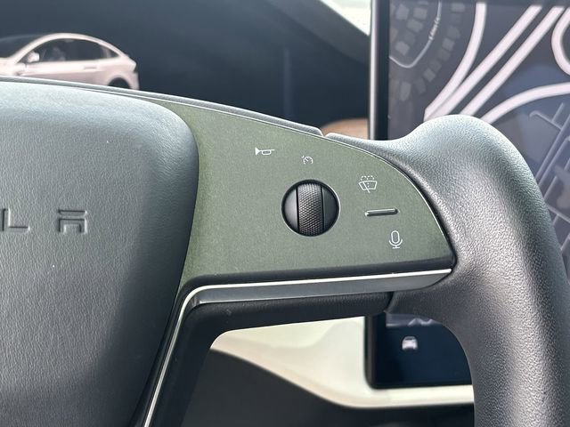 Used 2022 Tesla Model X image 28