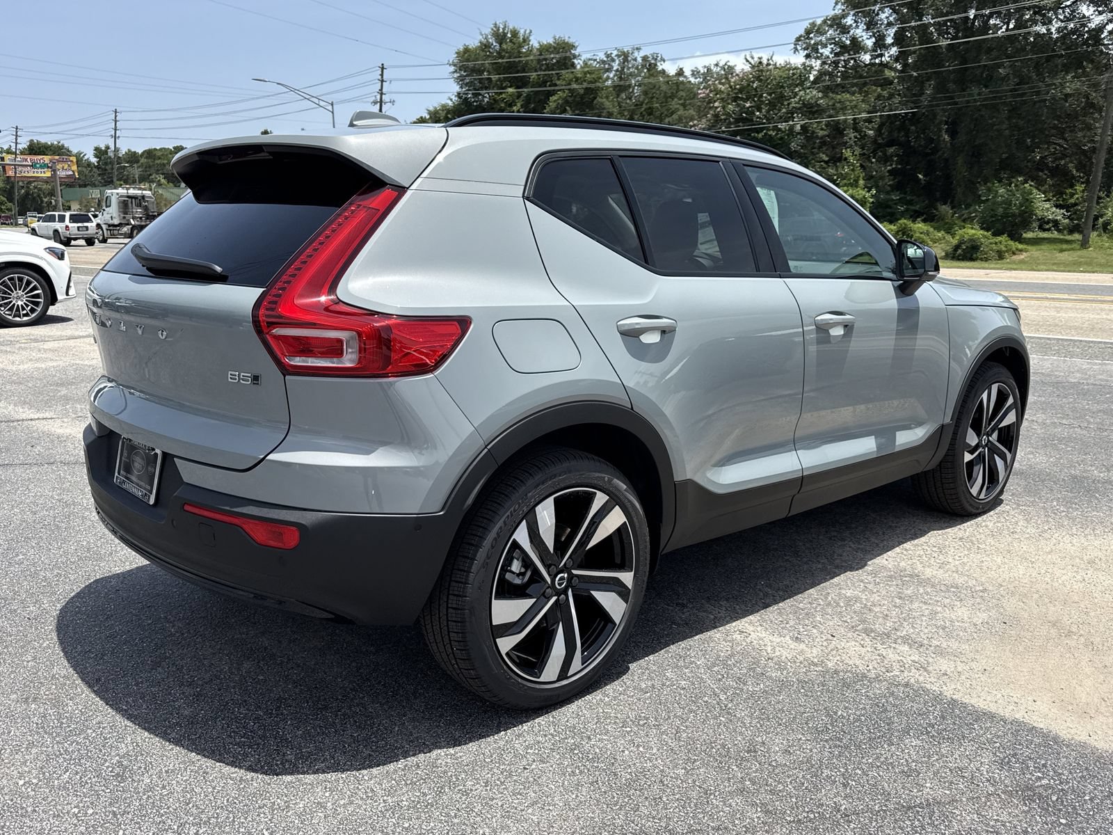 New 2026 Volvo XC40 B5 Ultra w/ Protection Package Premier AWD/4WD image 5
