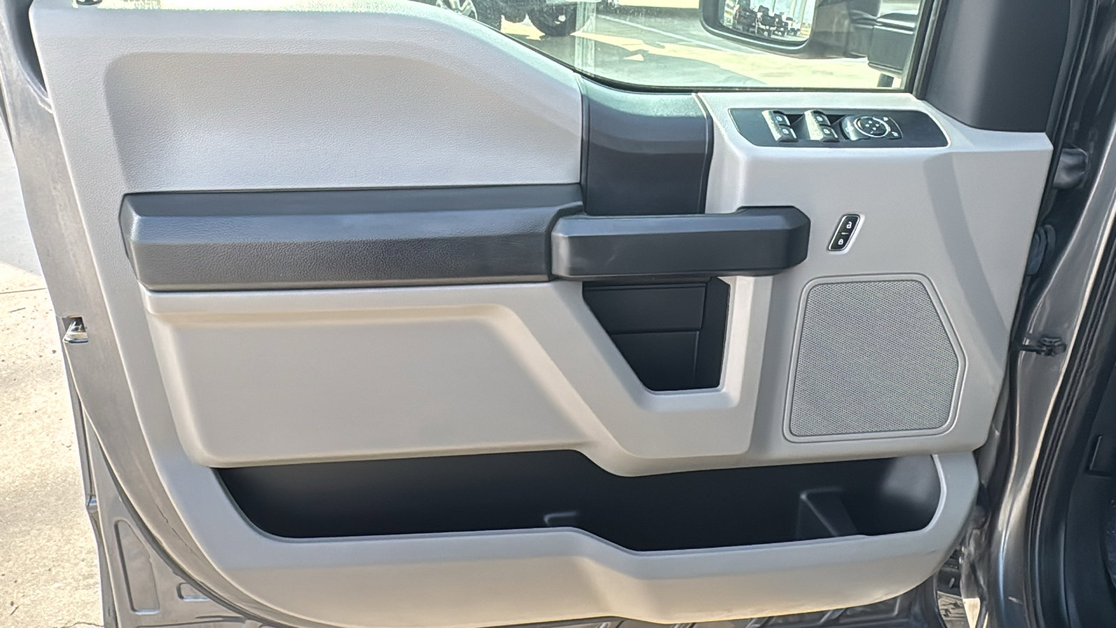 Used 2021 Ford F250 XL w/ STX Appearance Package image 11