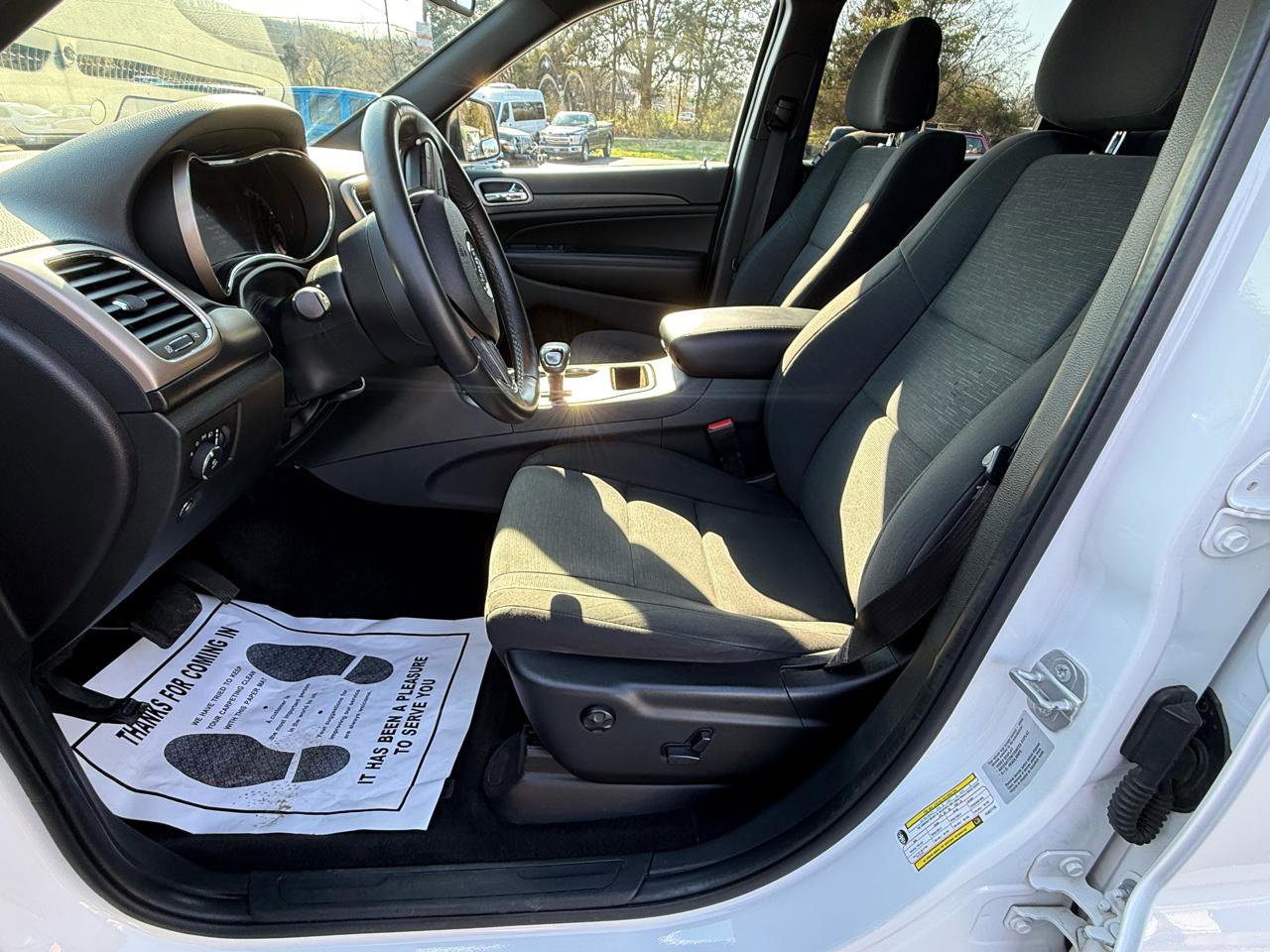 Used 2015 Jeep Grand Cherokee Laredo w/ Quick Order Package 23E image 12