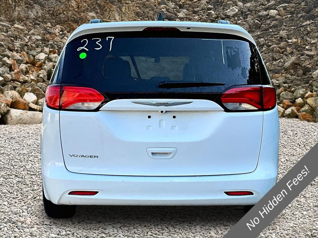 Used 2021 Chrysler Voyager Lxi FWD image 4