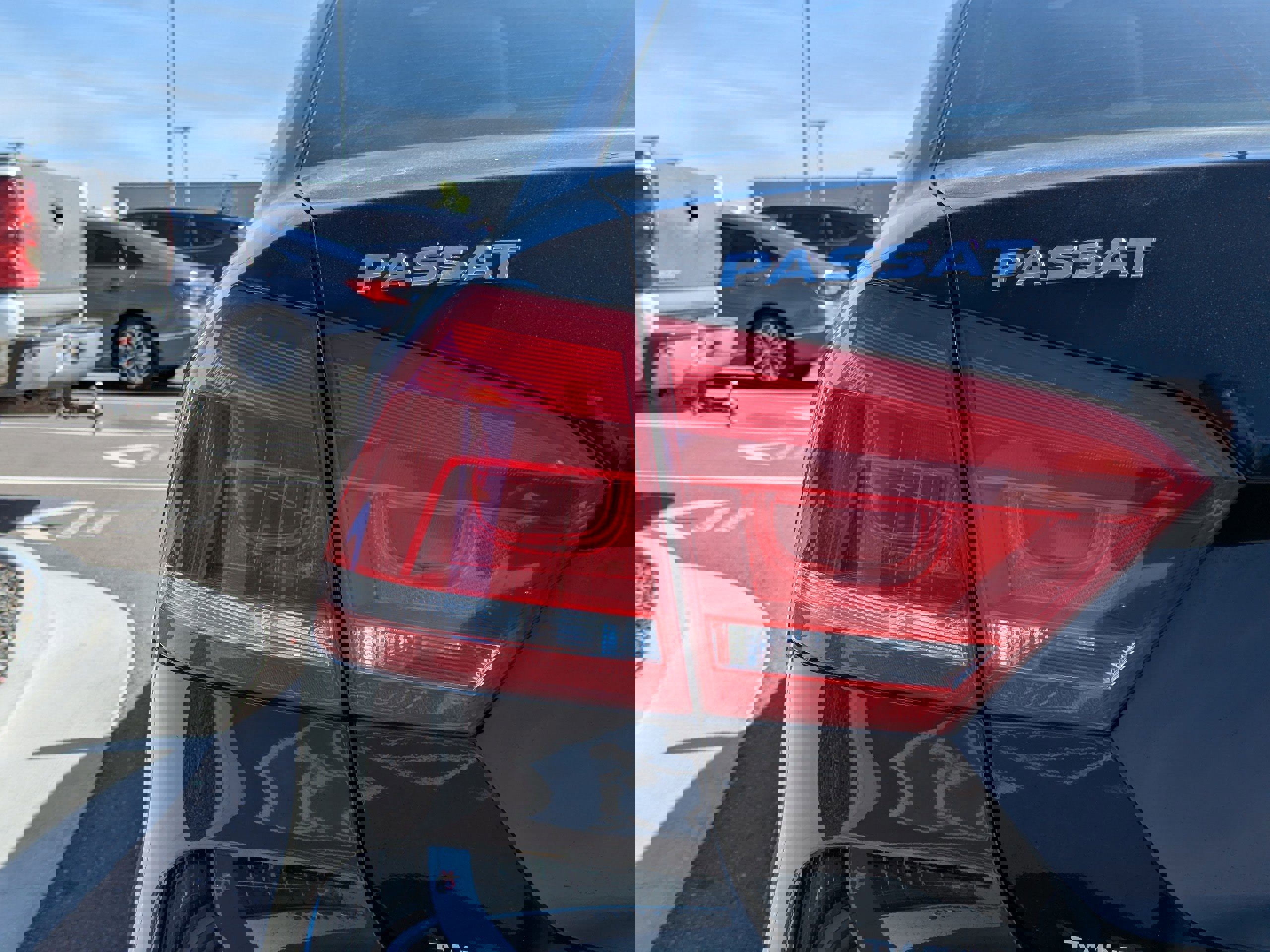 Used 2013 Volkswagen Passat TDI SE image 41