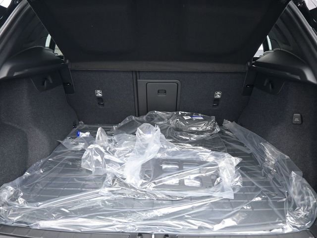 New 2026 Volvo XC40 B5 Ultra w/ Protection Package Premier image 30