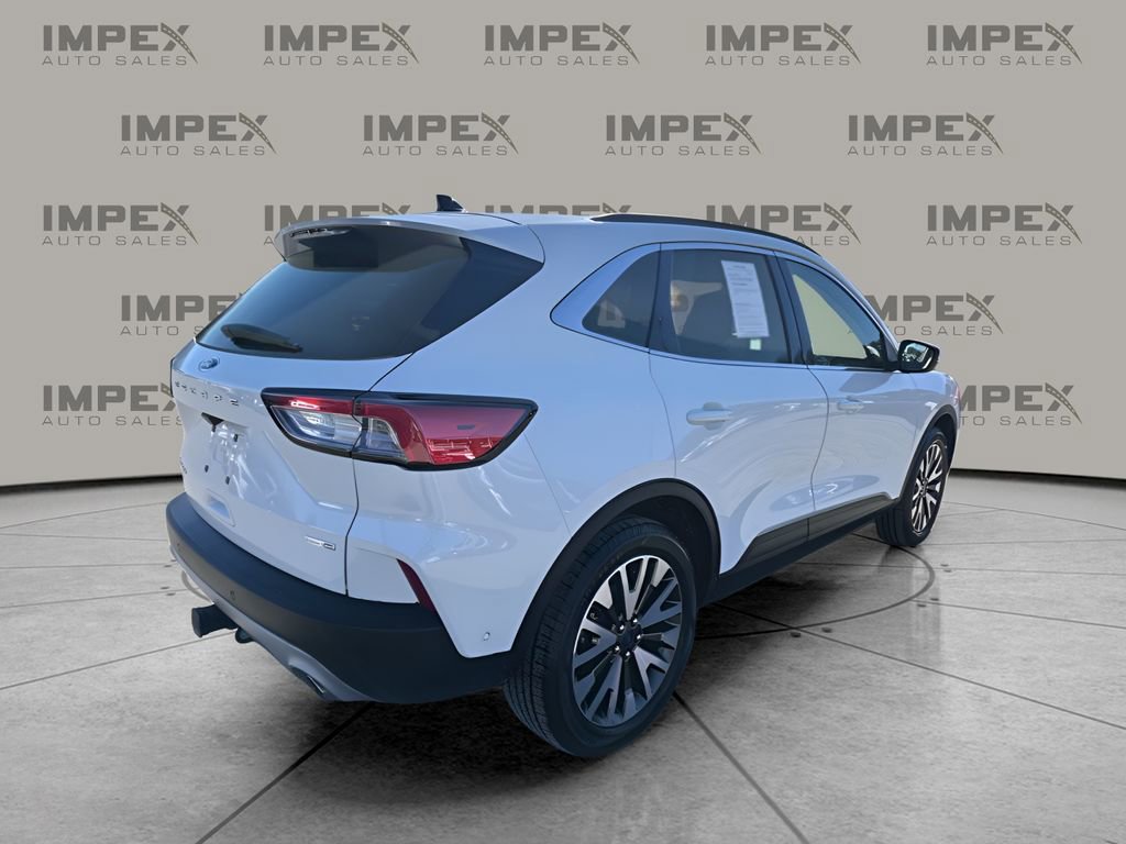 Used 2020 Ford Escape Titanium image 5