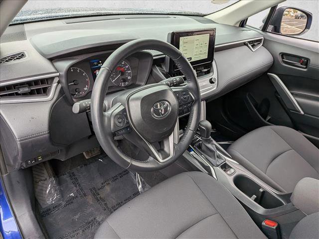 Used 2025 Toyota Corolla Cross LE image 9